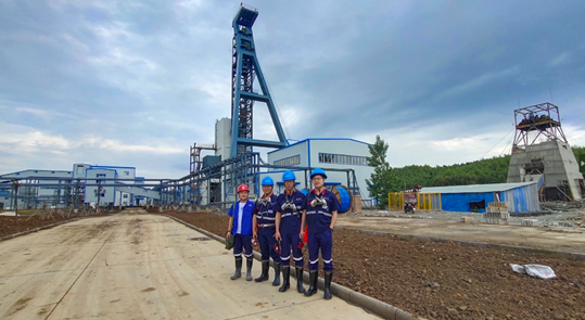 SRK team conducting a due-diligence review for a pyrite-gold mine project in Anhui province, China